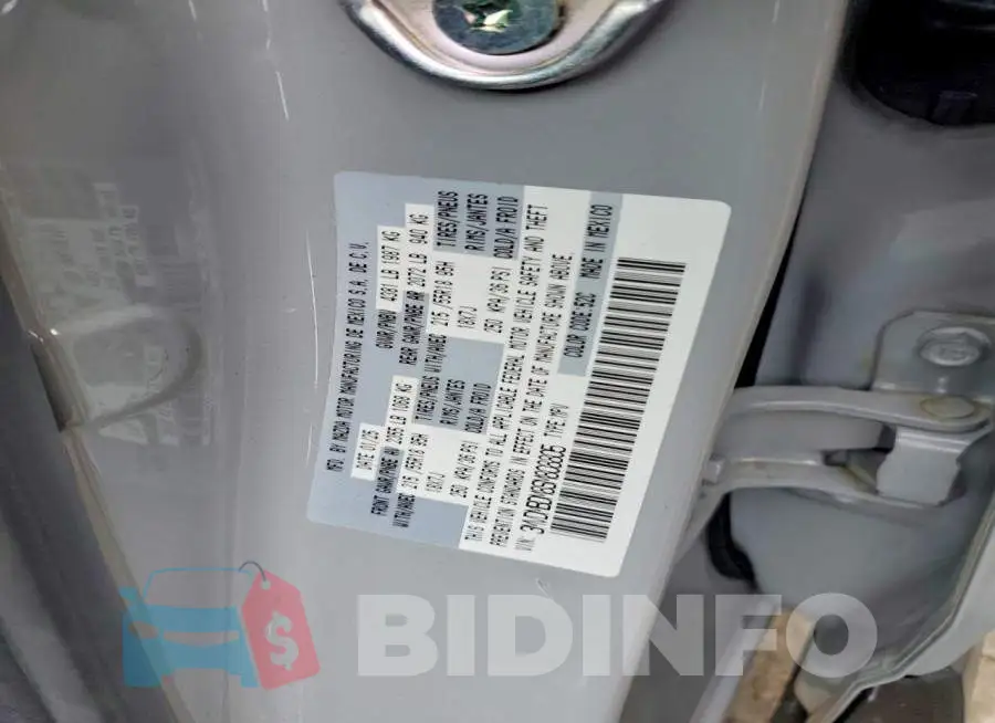 3MVDMBDM8SM808805 Photo# 14