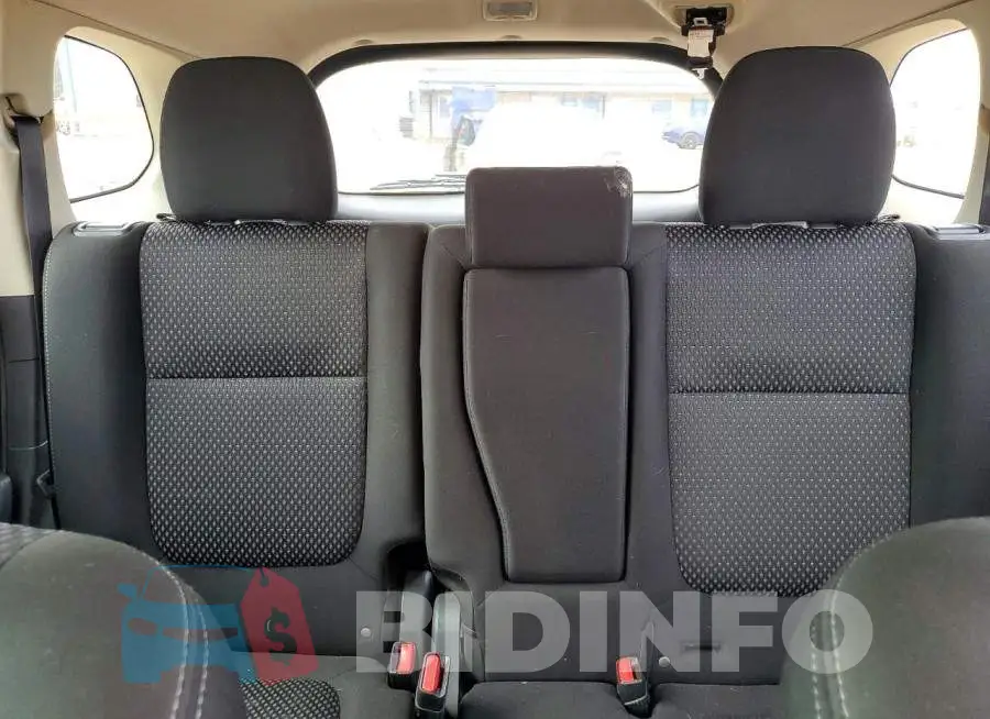 JA4AD3A35JZ040245 Photo# 10