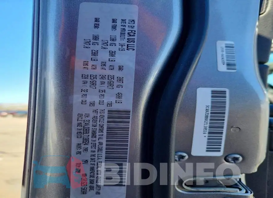 3C4NJDBB9LT138524 Photo# 13