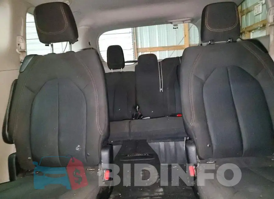2C4RC1DG1HR521855 Photo# 10