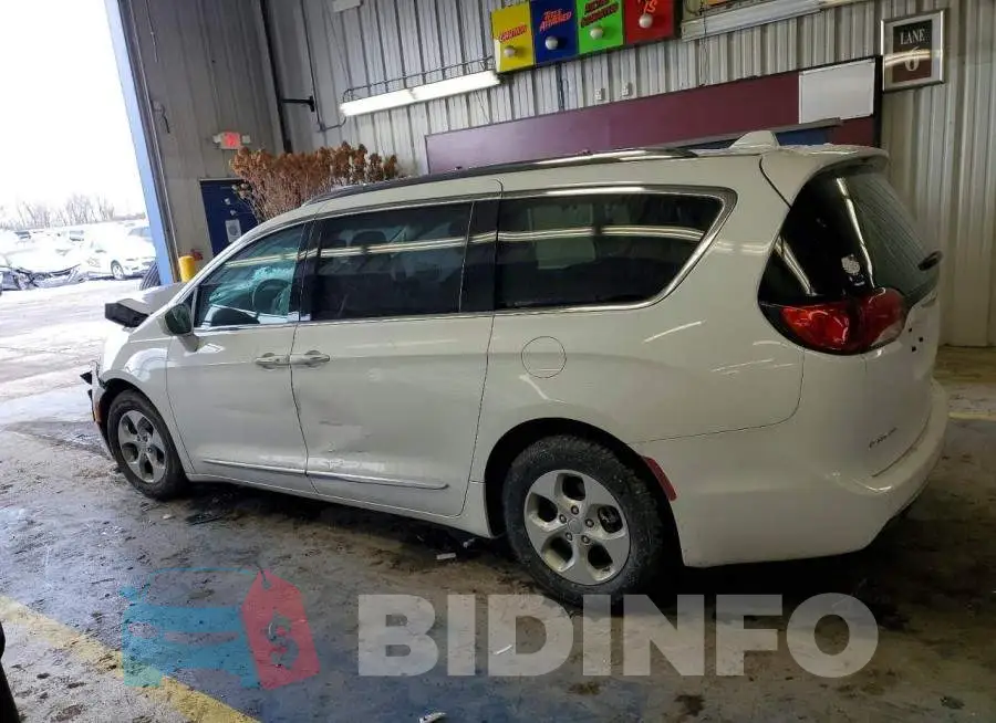 2C4RC1EG6HR565008 Photo# 2