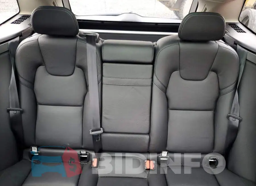 YV4102RK7M1684109 Photo# 10