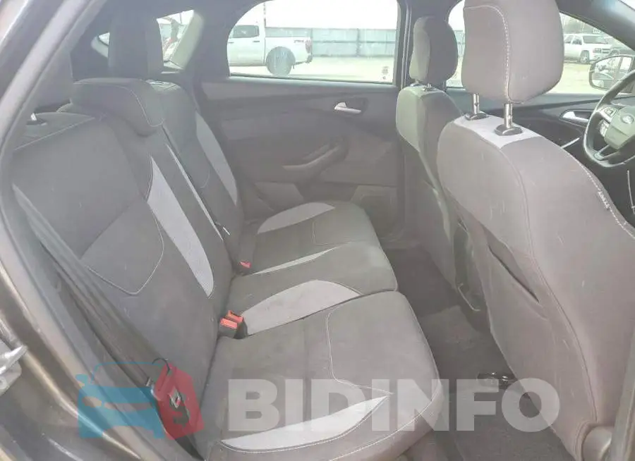 1FADP3L90HL308231 Photo# 10