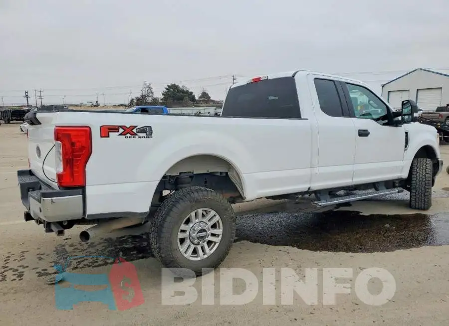 1FT7X2B68HEB77417 Photo# 3
