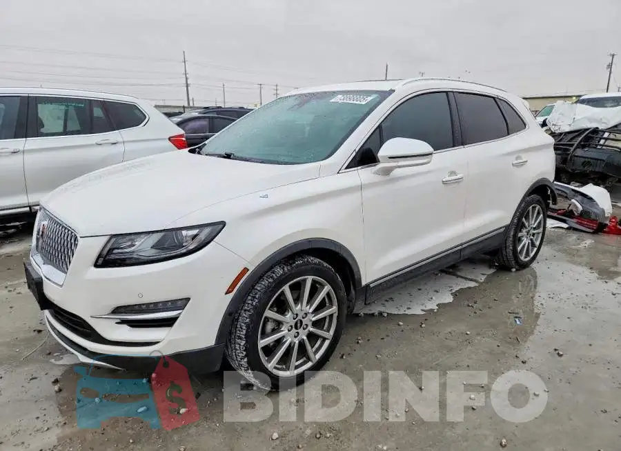 5LMCJ3C96KUL51151 Photo# 1