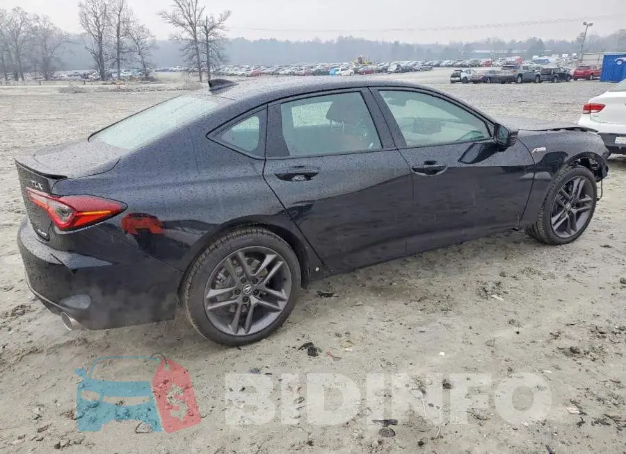 19UUB6F53SA002261 Photo# 3