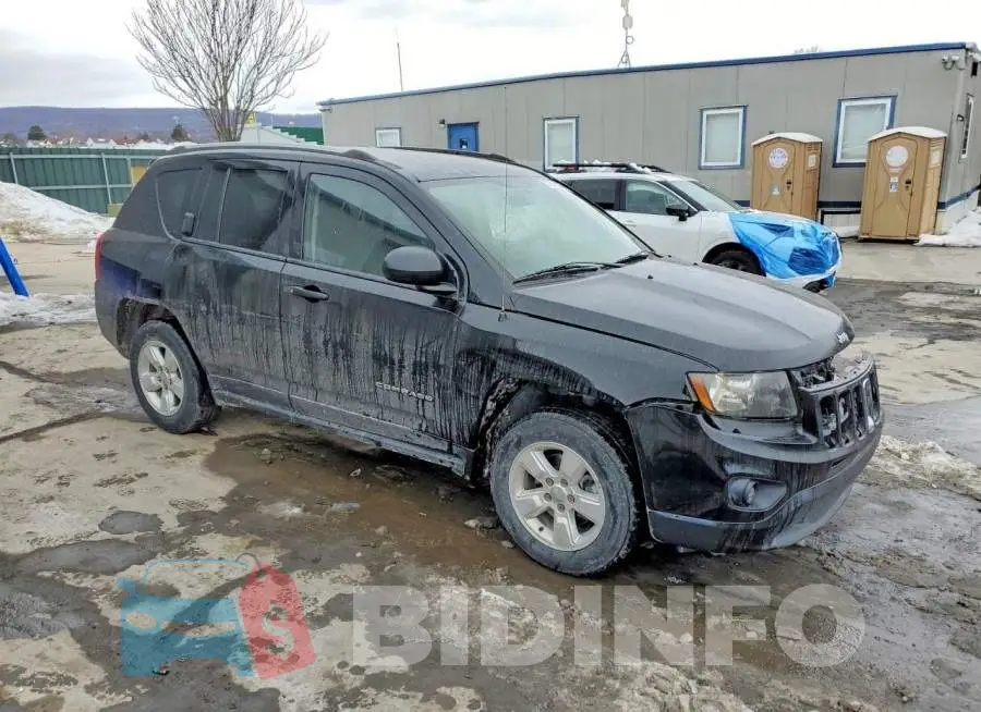 1C4NJCBAXHD117602 Photo# 4