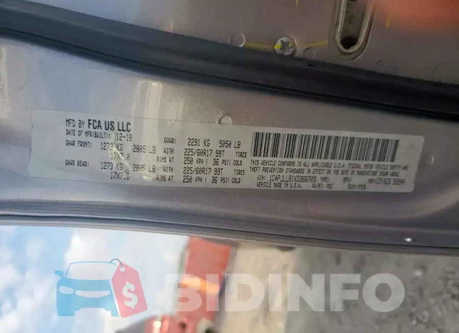 1C4PJLLB1KD366703 Photo# 13