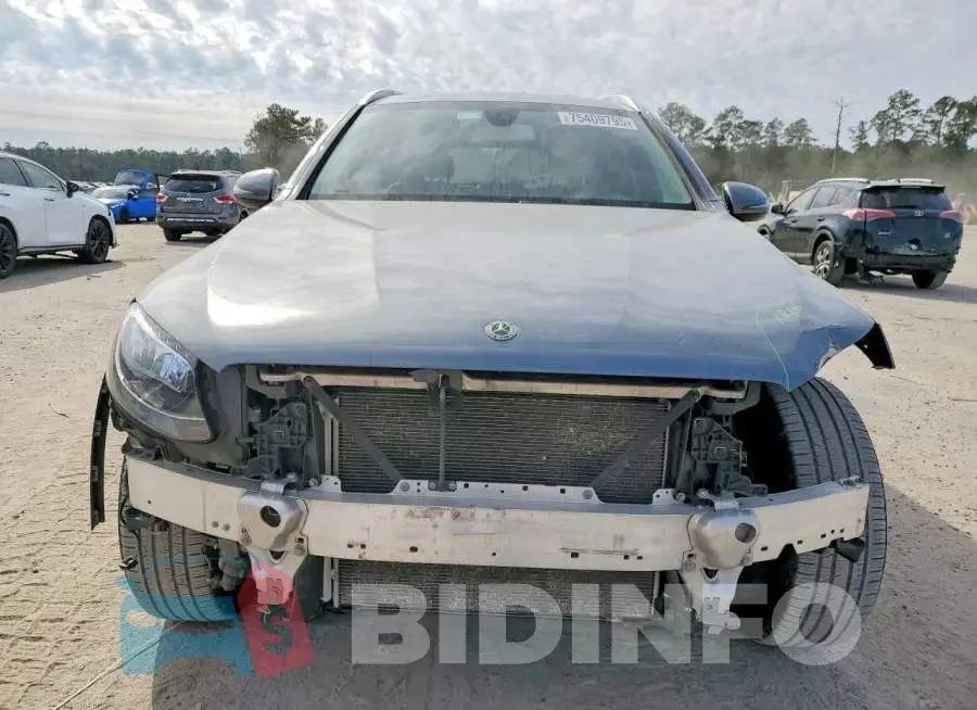 WDC0G4JB6KV152528 Photo# 5