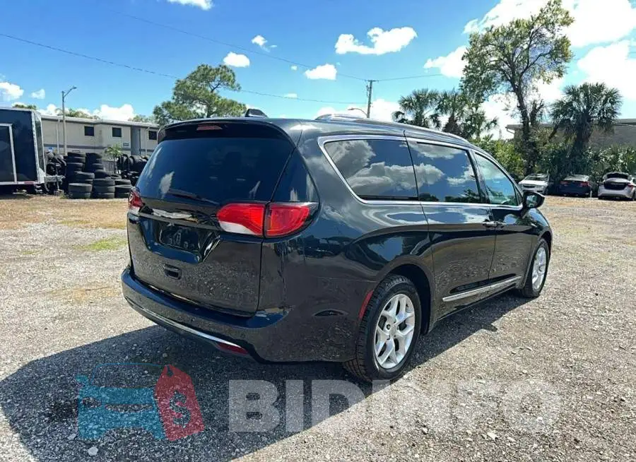 2C4RC1EG5HR622752 Photo# 4