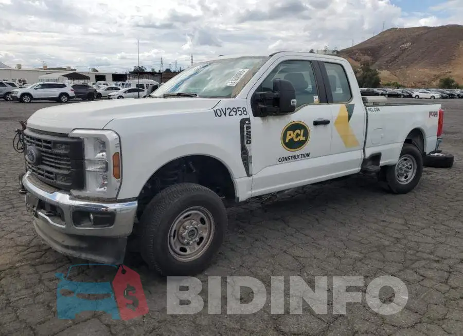 1FT7X2BA6REE81500 Photo# 1