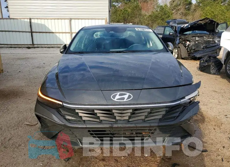 KMHLM4DG3RU800373 Photo# 5