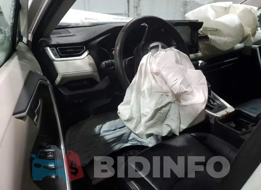 2T3P1RFV2MC150777 Photo# 8