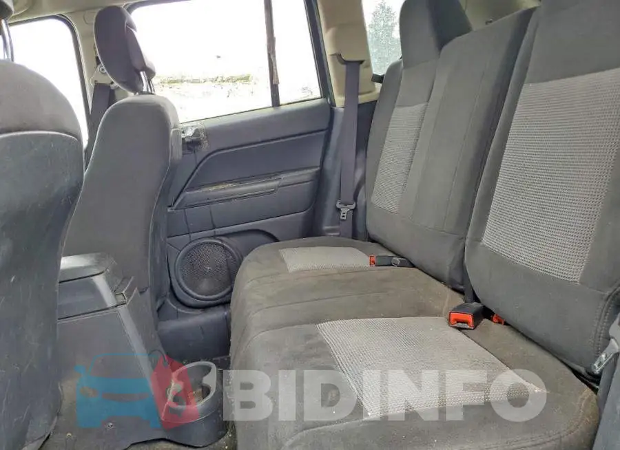 1C4NJCBA6HD123784 Photo# 11