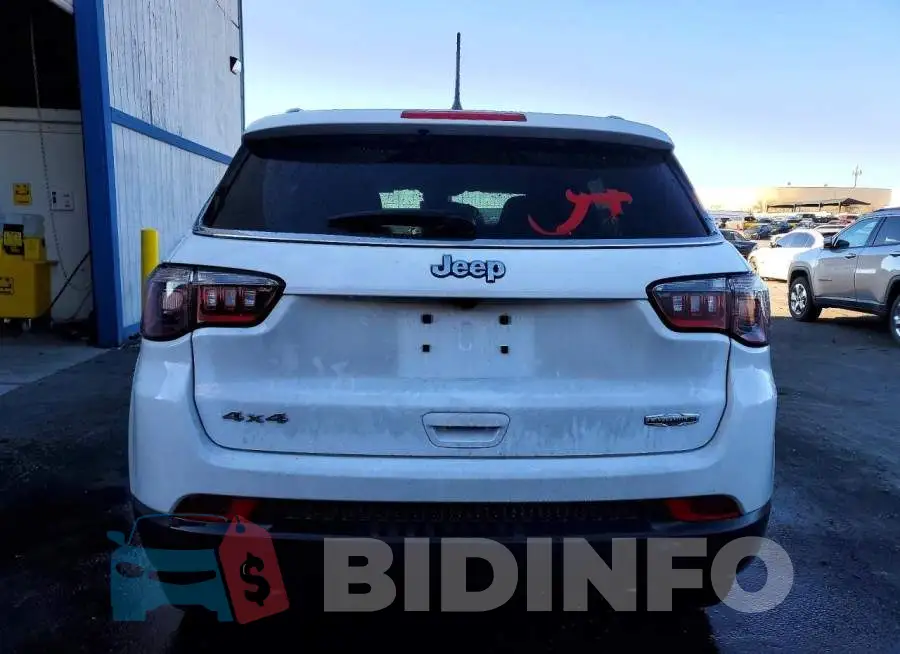 3C4NJDFNXRT132602 Photo# 6