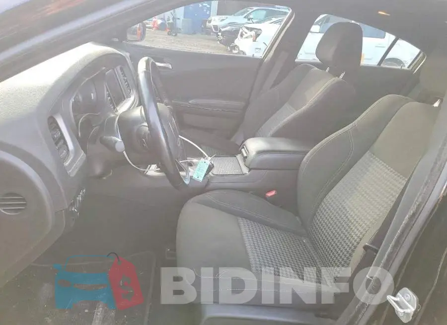 2C3CDXJG4PH646836 Photo# 7