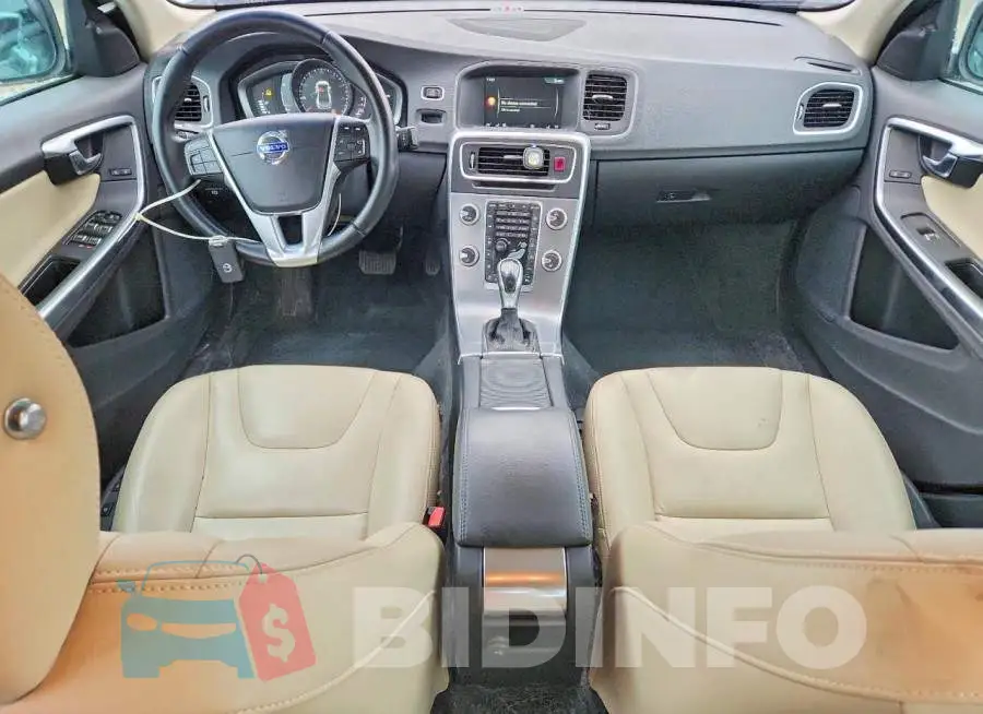 LYV402HK1HB133271 Photo# 8
