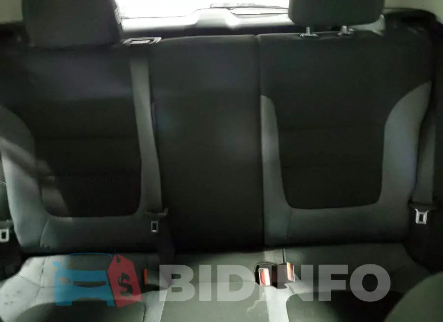 KL79MPSL3SB209782 Photo# 10