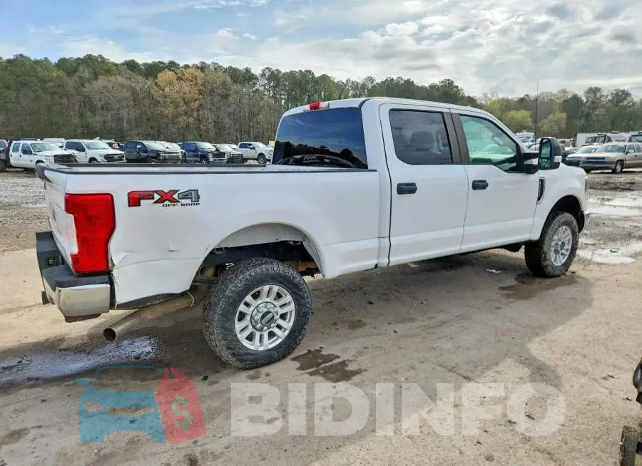 1FT7W2B64JEB87645 Photo# 3
