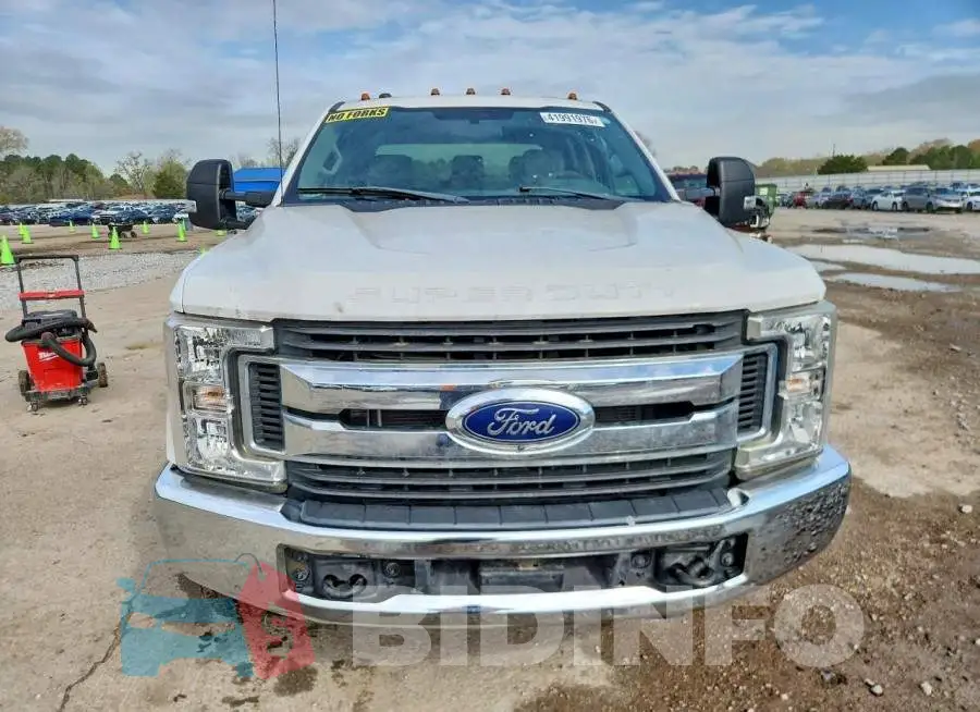 1FT7W2B64JEB87645 Photo# 5