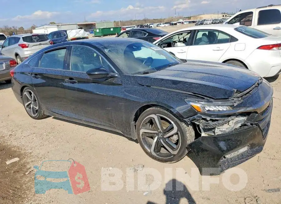 1HGCV2F32KA030787 Photo# 4