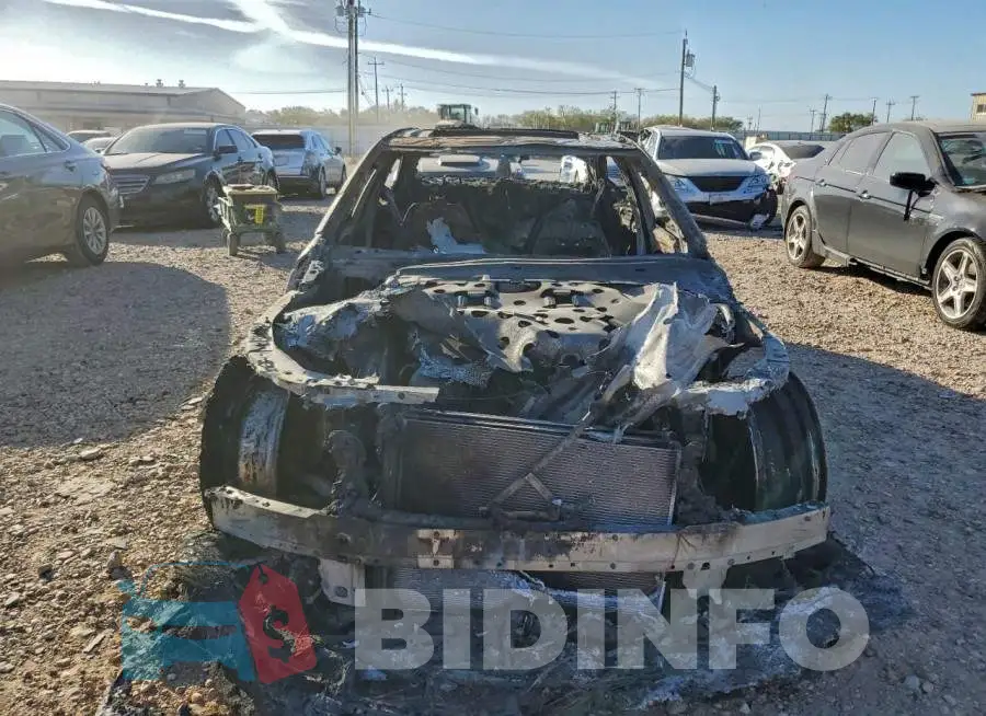 W1KAF4GB9PR125897 Photo# 5