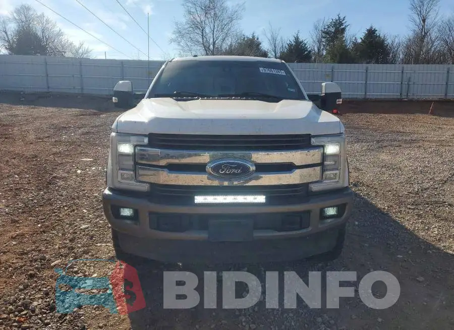 1FT7W2BT3JEB71233 Photo# 5