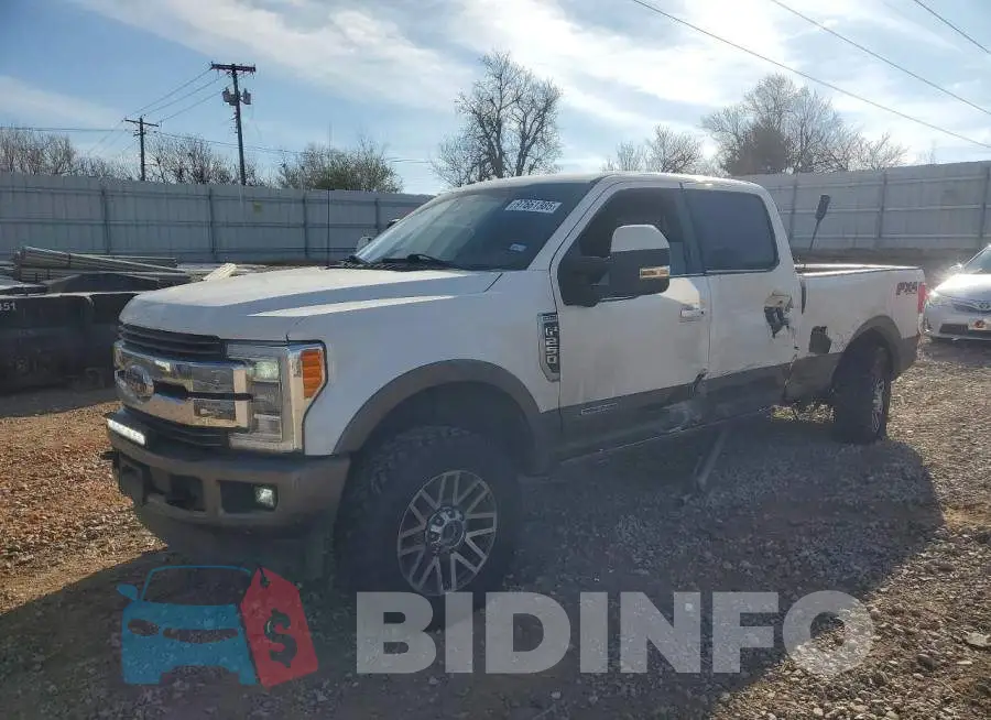 1FT7W2BT3JEB71233 Photo# 1
