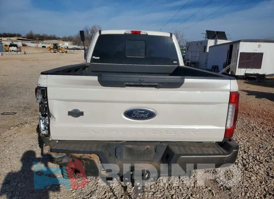1FT7W2BT3JEB71233 Photo# 6