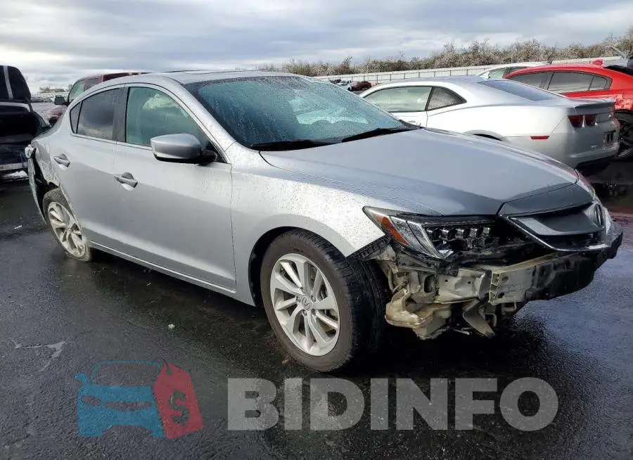 19UDE2F35JA001755 Photo# 4
