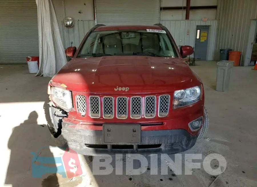 1C4NJDEB2HD192126 Photo# 5