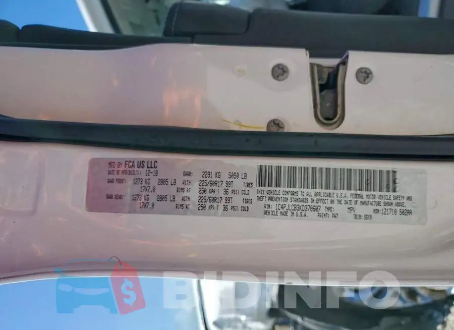 1C4PJLCB3KD370607 Photo# 13