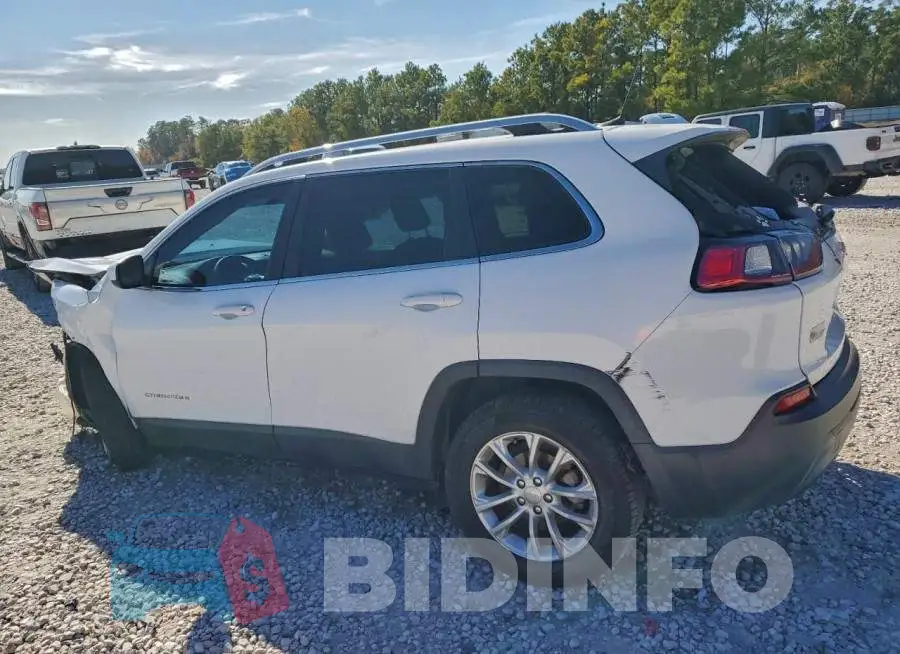 1C4PJLCB3KD370607 Photo# 2