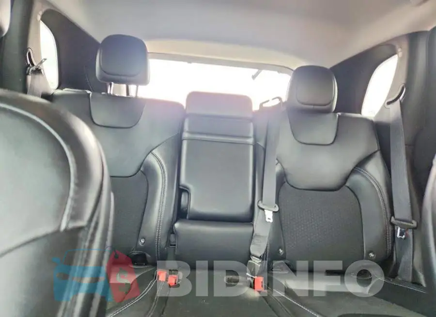 1C4PJLLB5KD160767 Photo# 10