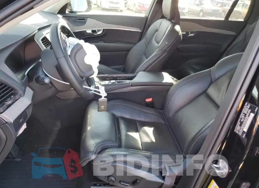 YV4062PF8S1306765 Photo# 7