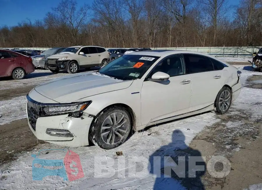 1HGCV3F95KA010432 Photo# 1