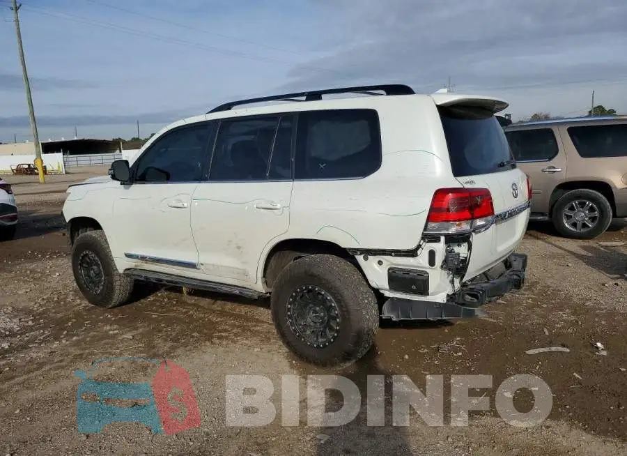 JTMCY7AJ5L4089406 Photo# 2