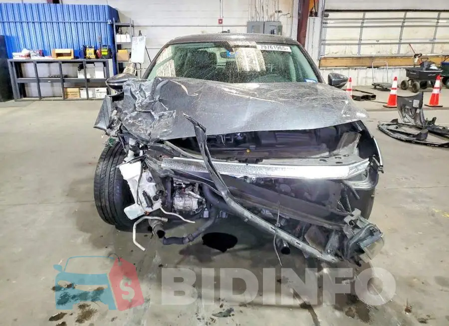 1VWSA7A38NC000631 Photo# 5