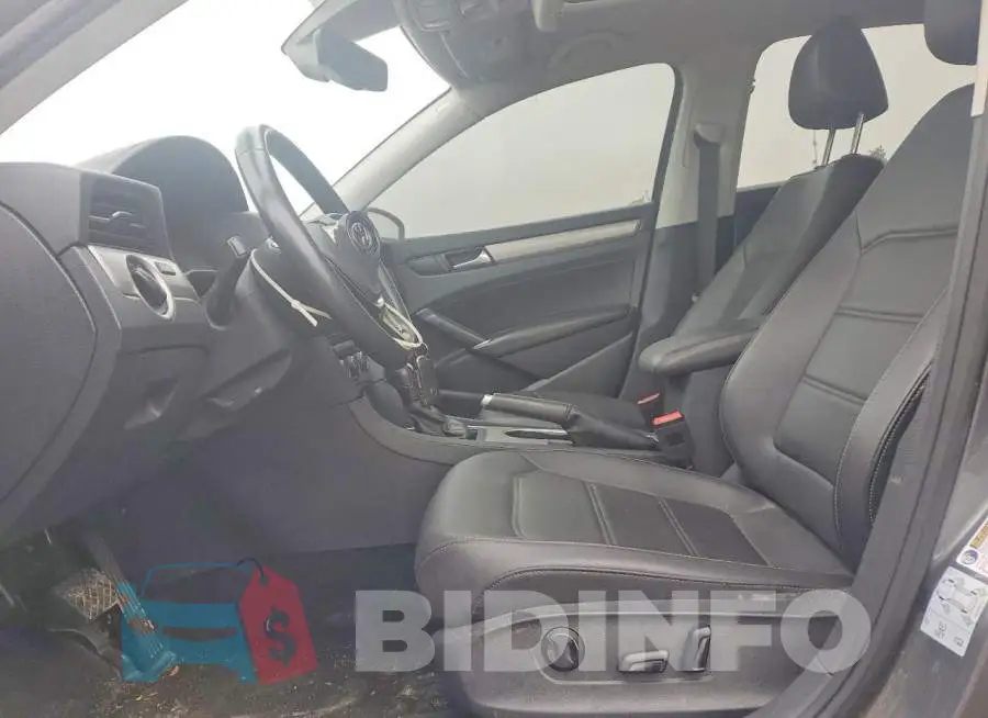 1VWSA7A38NC003383 Photo# 7