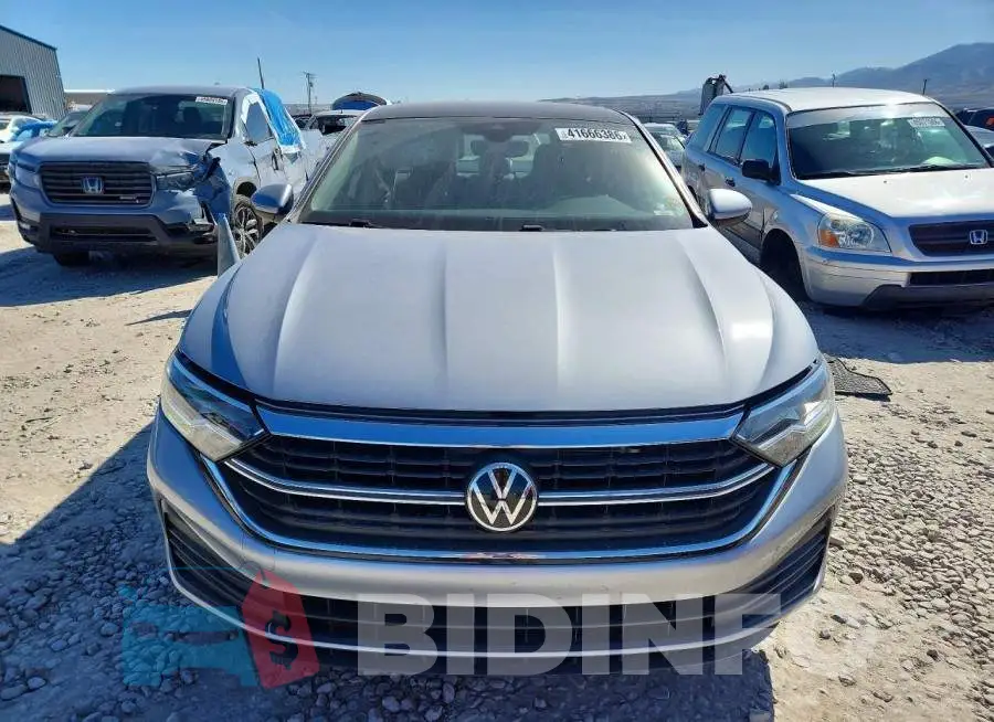 3VW7M7BU1NM030704 Photo# 5