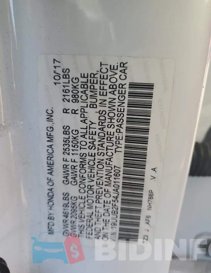 19UUB2F54JA011607 Photo# 12