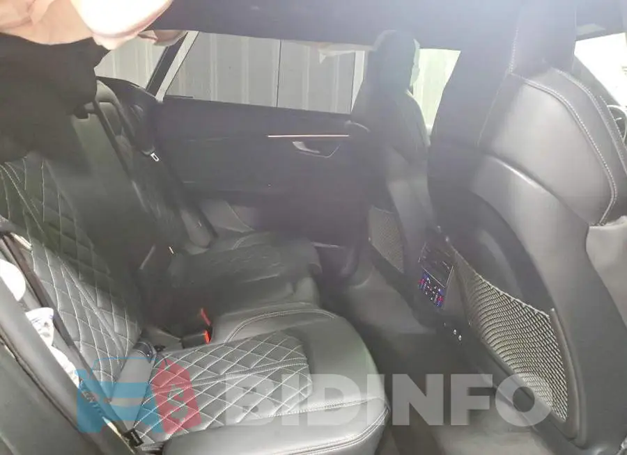 WA1AWBF10PD037206 Photo# 10