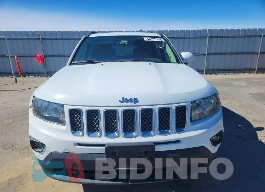1C4NJDEB4HD108579 Photo# 5
