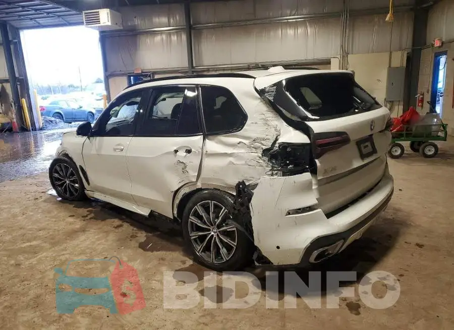 5UX13EU02T9113238 Photo# 2