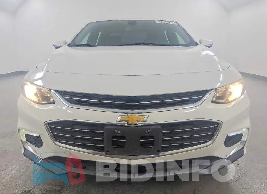 1G1ZD5ST3JF145900 Photo# 5