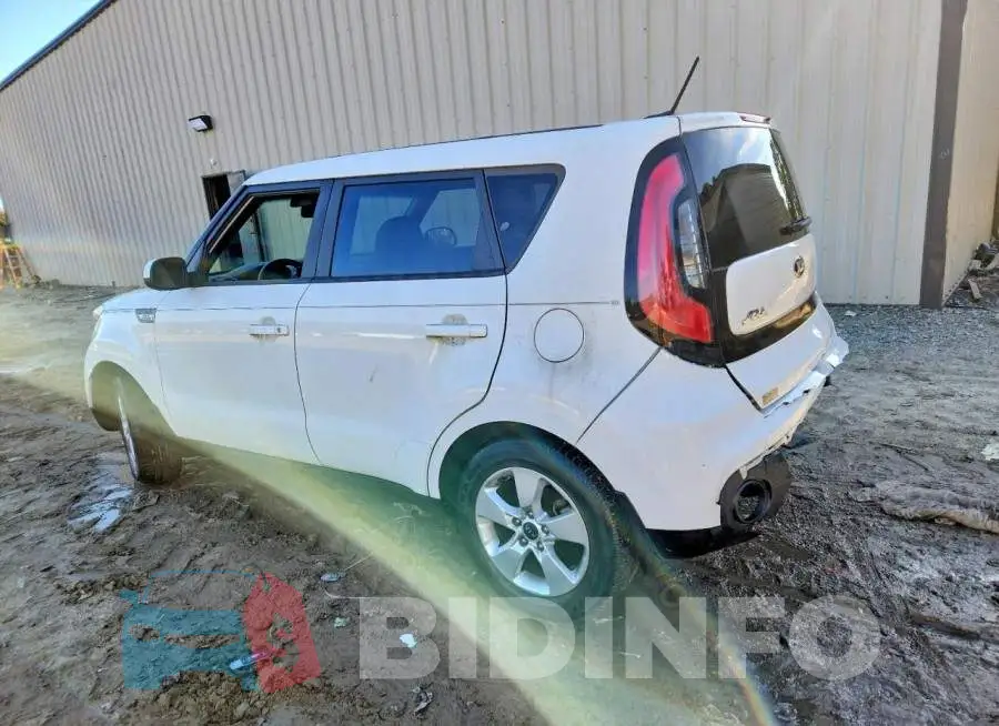 KNDJN2A29J7573196 Photo# 2