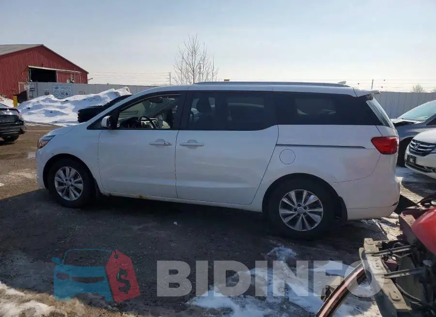 KNDMB5C18H6299033 Photo# 2