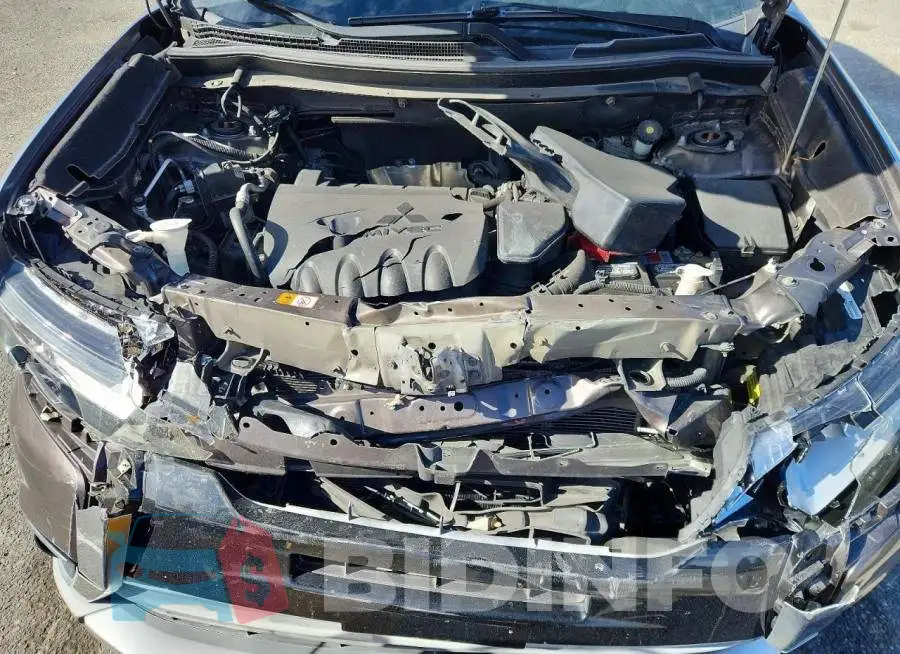 JA4AD2A30JZ002013 Photo# 11