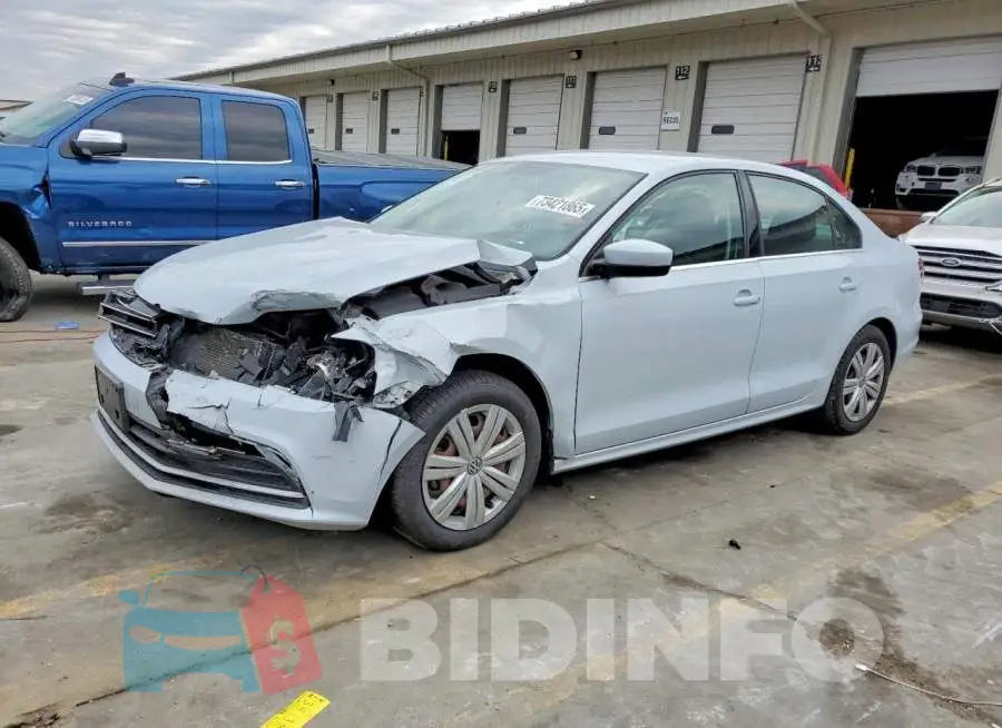 3VW2B7AJ0HM393815 Photo# 1
