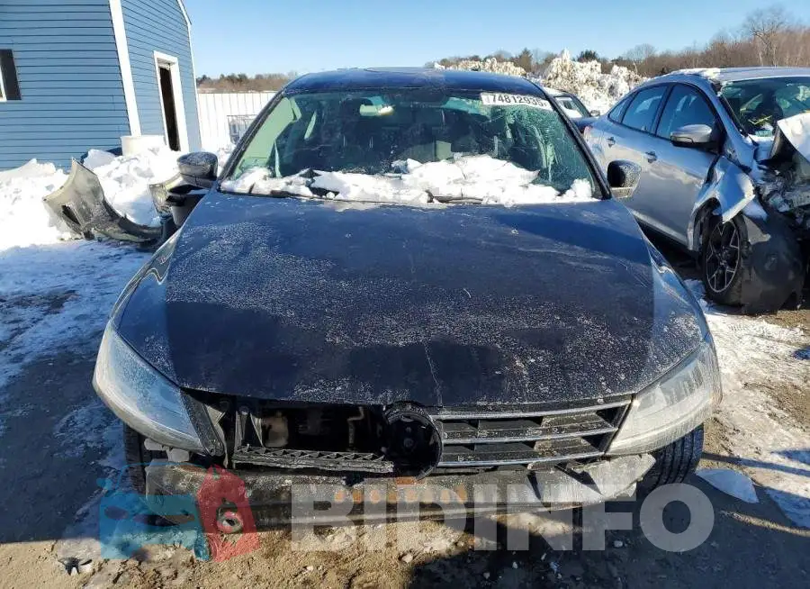 3VW2B7AJ2HM263406 Photo# 5